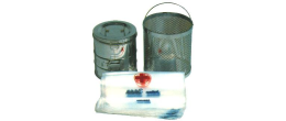 Cestello in acciaio inox con coperchio incernierato 240x165h mm.