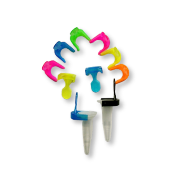 Clips in polipropilene per chiusura in sicurezza microprovette da 1,5 e 2 ml. conf. da 100 Clips in polipropilene per chiusura in sicurezza microprovette da 1,5 e 2 ml. conf. da 100
